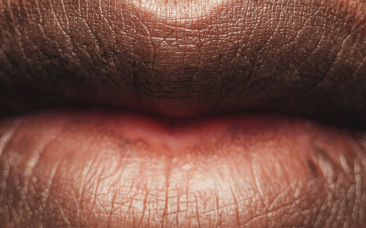 Why Your Minimal Lip Crayon Might Be Sabotaging Your Makeup Game (And How to Fix It)